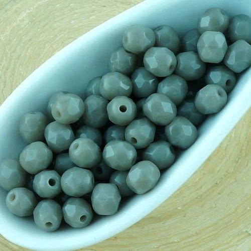 100pcs opaque gris ronde à facettes feu poli petite entretoise tchèque perles de verre de 4mm sku-33368
