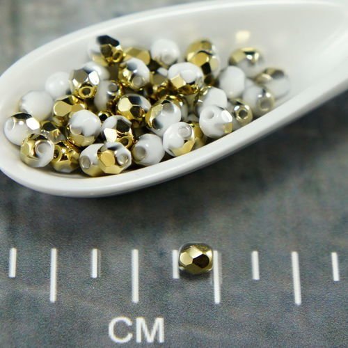 Or blanc demi-rond à facettes feu poli verre tchèque perles de 4mm 100pcs sku-26434