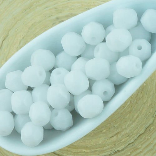 50pcs opaque à la craie blanche ronde à facettes feu poli petite entretoise tchèque perles de verre  sku-33093