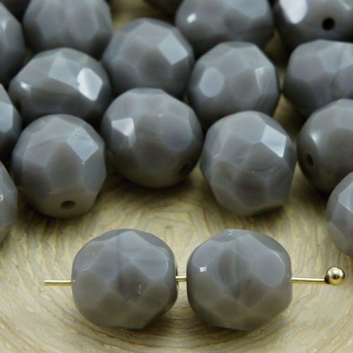 20pcs opaque gris ronde à facettes feu poli entretoise de verre tchèque perles de 8mm sku-33315