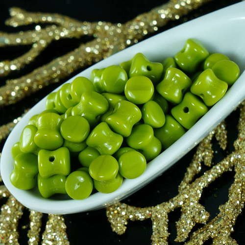 60pcs opaque vert olive pellet tchèque perles de verre preciosa granulés pressés de de 4 mm x 6 mm sku-17977
