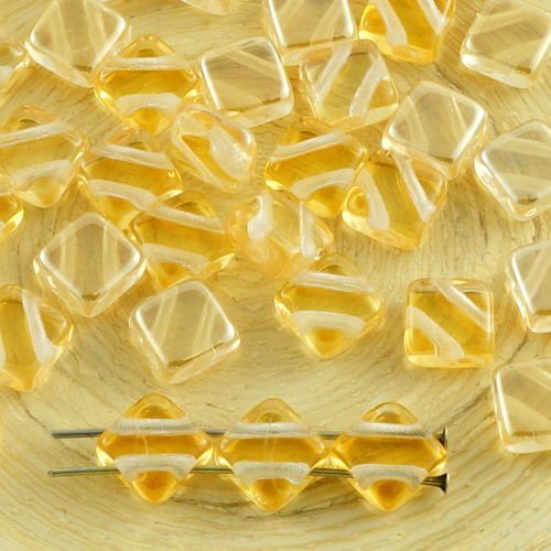 30pcs cristal jaune lustre losange plat carré soyeux 2 deux trou de verre tchèque perles de 6mm x 6m sku-30993