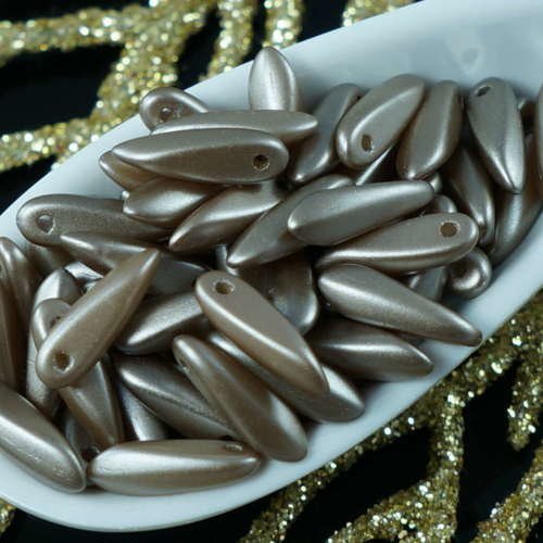 50pcs petit soyeux pastel brun clair coco verre tchèque poignard de perles de feuille de pétales de  sku-18911