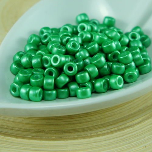 10g de perles brillent vert matubo 6/0 tchèque en verre grand trou de rocaille entretoise sku-26562