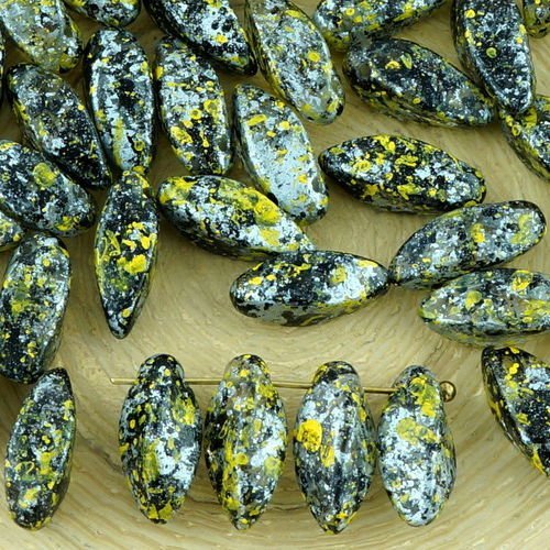 24pcs noir opaque en granit jaune pétale de fleur torsadée poignard tchèque perles de verre 12mm x 6 sku-32825