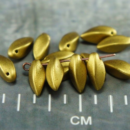 Mat métallisé or de pétale de fleur torsadée verre tchèque perles de 6mm x 12mm 24pcs sku-26417