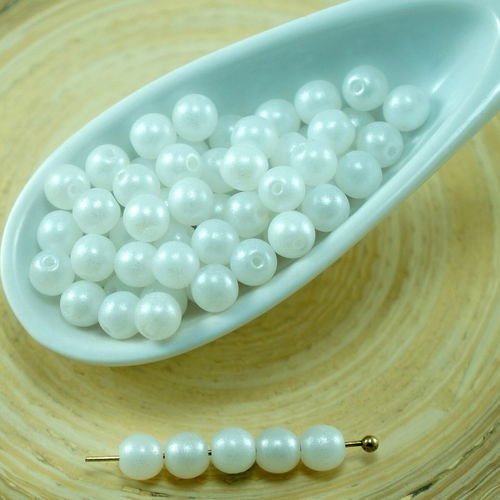 100pcs perles brillent blancs ronds en verre tchèque de petite entretoise de 4mm sku-27259