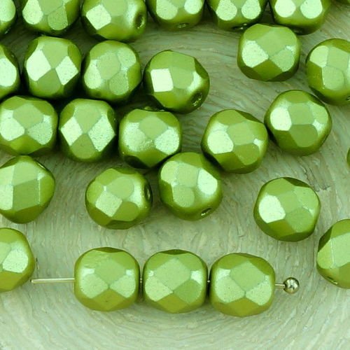 40pcs de perles pastel vert kaki ronde à facettes feu poli entretoise de verre tchèque de 6mm sku-33205