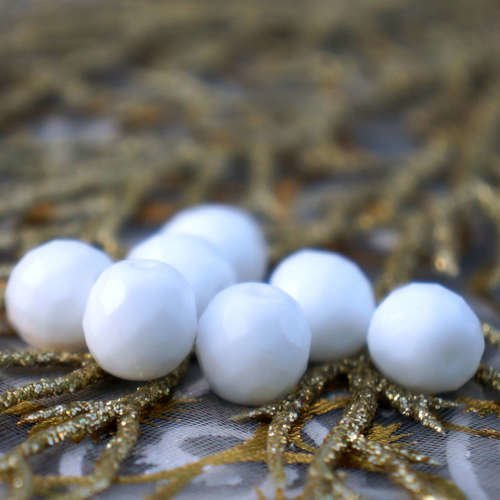 10pcs blanc opaque facettes ronde verre tchèque perles de feu poli bohème 10mm sku-17316