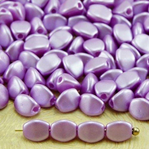 60pcs perles pastel lilas pourpre violet pincée bicone à facettes entretoise tchèque de verre de 5mm sku-33723