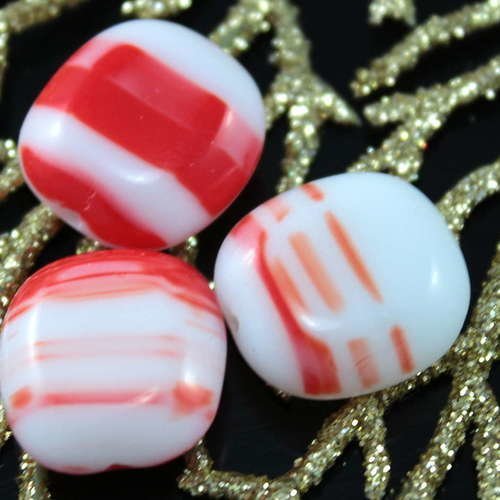 Grand blanc opaque rouge verre tchèque perles ovales plates 17mm 4pcs sku-18220