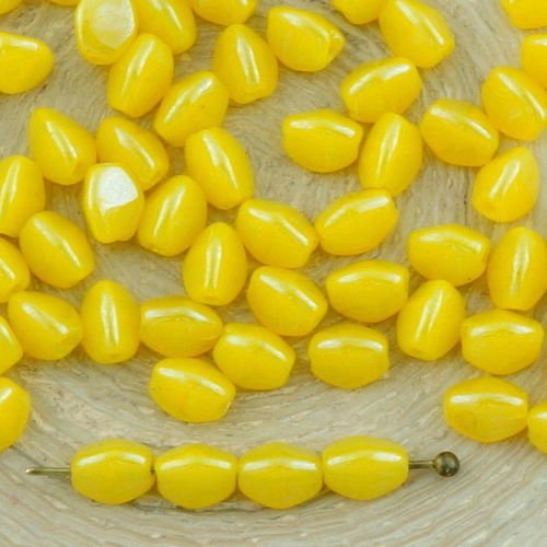 60pcs jaune opaque lustre pincée bicone à facettes entretoise tchèque perles de verre de 5mm sku-34418