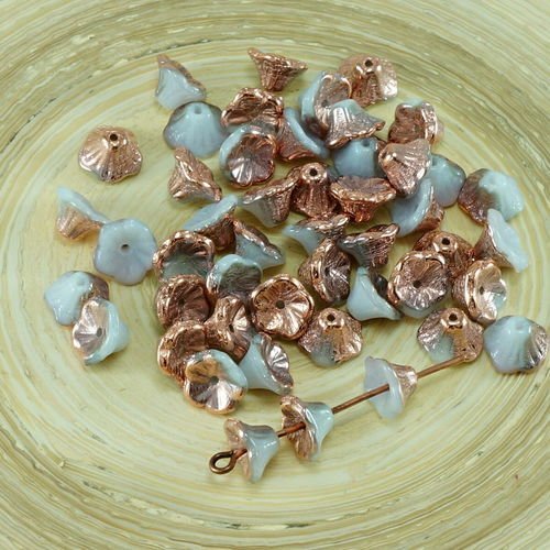 40pcs blanc capri gold demi-verre tchèque bell fleur de perle de bouchons 7mm x 5mm sku-26733