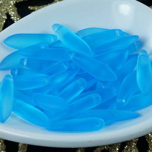 30 pcs aigue-marine bleu mat tchèque verre poignard perles plat feuille 5mm x 16mm sku-18877