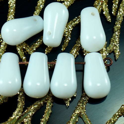 Grand blanc opaque verre tchèque en forme de larme de poire perles 14mm x 8mm 12pcs sku-21437