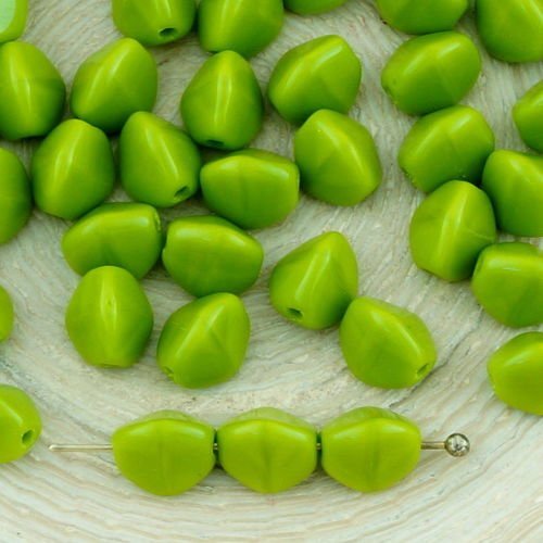 50pcs opaque de l'olivine vert olive pincée bicone à facettes entretoise de verre tchèque perles de  sku-34436