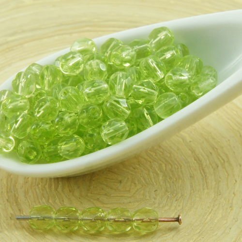 100pcs cristal péridot vert clair ronde à facettes feu poli petite entretoise tchèque perles de verr sku-33477