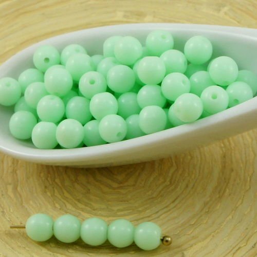 100pcs opaque lumière du rond vert druk verre tchèque pressé perles de petite entretoise de 4mm sku-31856