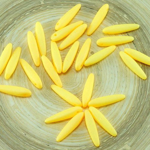 30pcs de soie jaune mat de verre tchèque preciosa épine poignard perles feuille plate de 5 mm x 16mm sku-26894