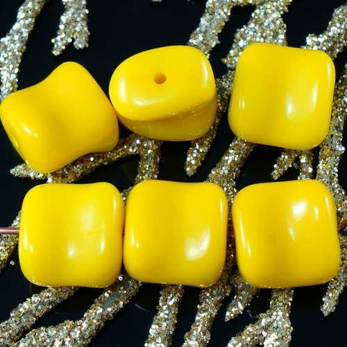 Grande jaune opaque verre tchèque agité écrasé sqaure perles chunky 10mm 8pcs sku-21611