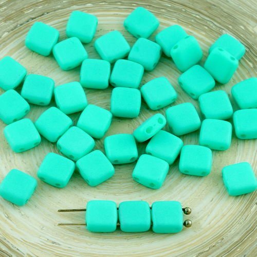 40pcs vert turquoise en soie matte tuile de verre tchèque perles de deux trous plat carré de 6mm x 6 sku-28526