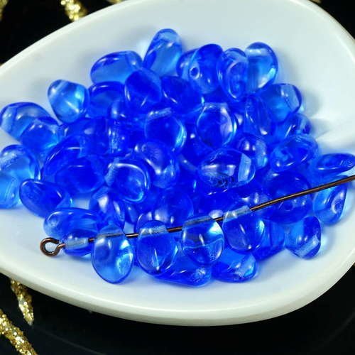Bleu clair verre tchèque pétale de fleur de perles de bohème 8mm x 6mm 60pcs sku-21329