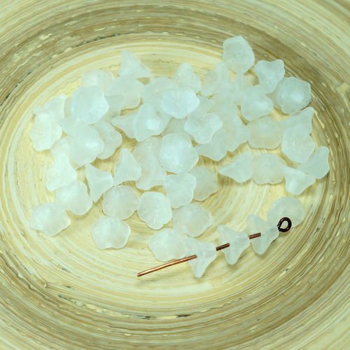 40pcs blanc mat verre tchèque bell fleur de perle de bouchons 7mm x 5mm sku-26815