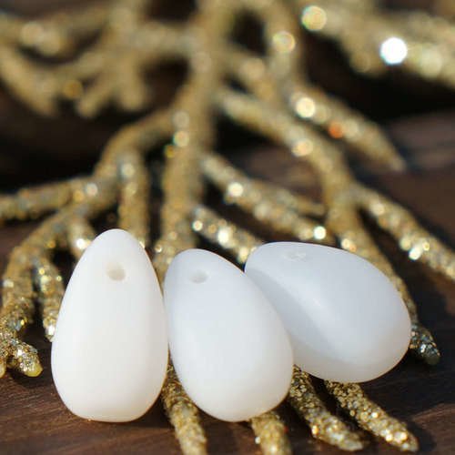 Mate de la mer d'opale pierre de lune blanc verre tchèque poire en forme de larme des perles de mari sku-17032