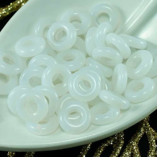 Opaque blanc laiteux tchèque en verre grand trou de l'anneau de perles en forme de o 9 mm x 3 mm 40p sku-21451