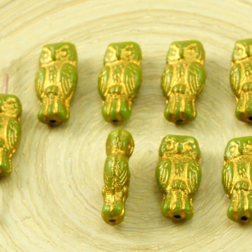 22pcs petit opaque vert olive d'or patine de lavage à deux faces de verre tchèque chouette perles oi sku-31785