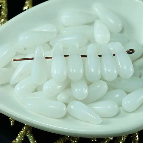 Opaque blanc laiteux verre tchèque en forme de larme perles 12mm x 5mm 36pcs sku-21458
