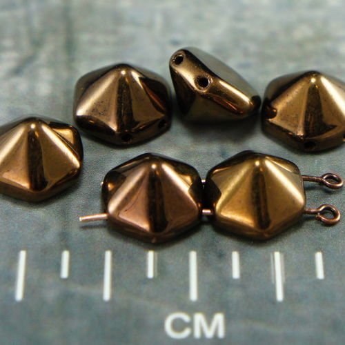 D'un noir de jais bronze hexagone pyramide deux trou de verre tchèque perles 12mm x 6pcs sku-26431
