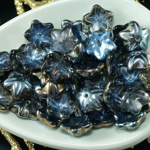 De l'argent métallique et bleu clair tchèque verre plat fleur perles perle caps 10mm x 4mm 22pcs sku-21671