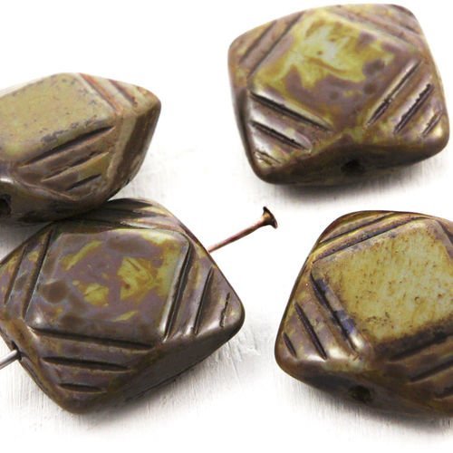 4pcs picasso brun opaque gris plat sculpté carré focal pendentif en verre tchèque perles de 15mm sku-38583