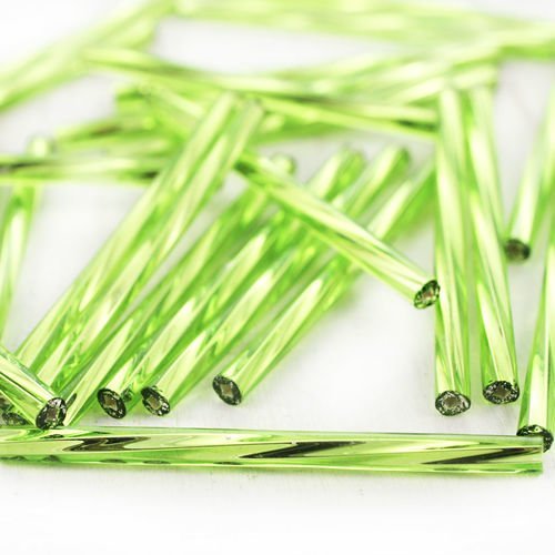 50pcs x 35 mm extra-longs vert olive argent bordée enrouler autour du verre tchèque perles de bugle  sku-39081