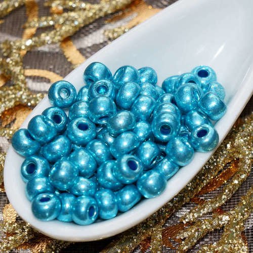 Grandes perles de rocaille métallisé bleu turquoise en verre tchèque de 6/0 6 de de entretoise de de sku-16452