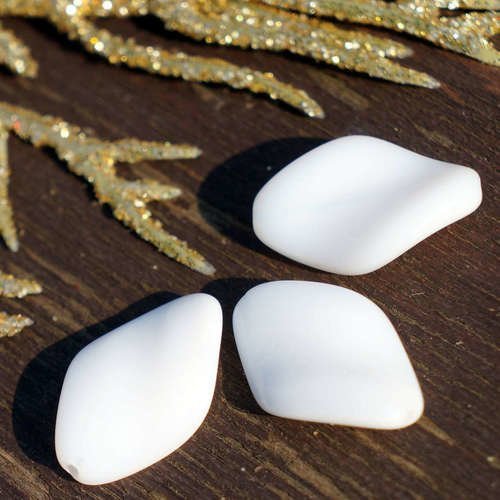 Losange plat de vague de grand blanc perles de verre tchèque de bohème spirale noir de de de 18mm x  sku-17006