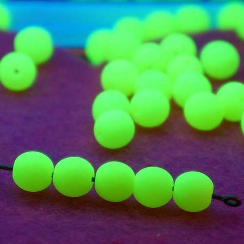 Jaune néon perles uv active mat de verre tchèque rondes en de bohème originaux exclusifs 6mm 20pc sku-17335