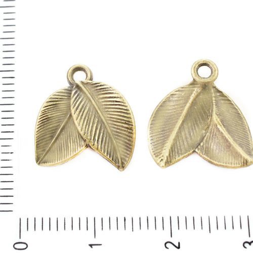 4pcs antique tons d'or de deux feuilles de la nature florale pendentifs charms tchèque métal conclus sku-39566