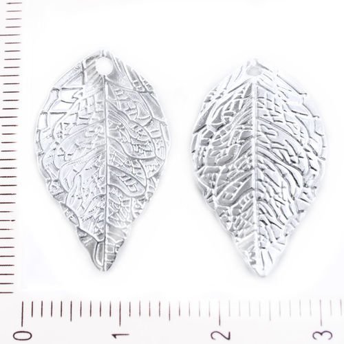 2pcs mat argenté des feuilles de la forêt floral pendentifs charms tchèque métal conclusions 26mm x  sku-39446