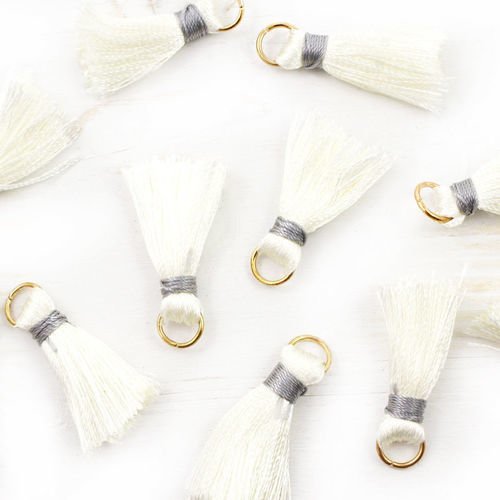 10pcs blanc crème gris de liaison de coton mini pompons avec de l'or anneau de saut crochet déclarat sku-40225