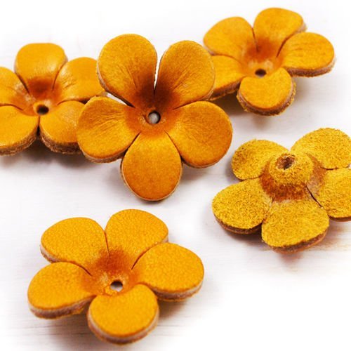 2pcs jaune exclusif véritable cuir couleur fleur charme pendentif boucle d'oreille de bijoux de l'of sku-40416