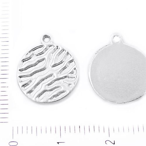 2pcs matte silver ton plat monnaie rond sculpté pendentifs charms tchèque métal conclusions 14mm x 1 sku-39231