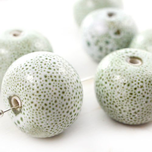 2pcs vert blanc tacheté grand rond rondelle bobo céramique de porcelaine émail perles 14 mm - 16mm x sku-42150