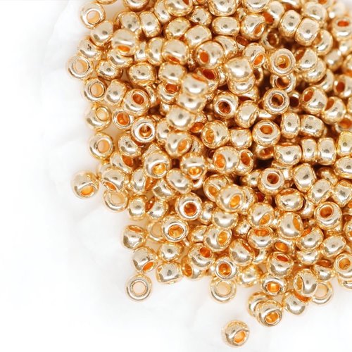 20g de lumière d'or métallique ronde verre tchèque perles de rocaille preciosa entretoise 10/0 2.3 m sku-42678