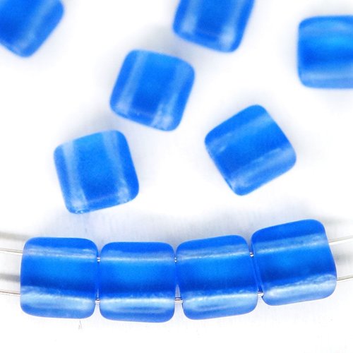40pcs mat cristal de saphir bleu plat carré 2 deux trous carrés de perles en verre tchèque 6mm sku-135569