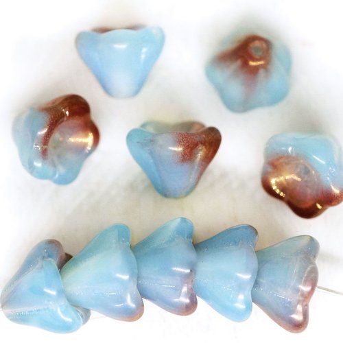 16pcs opaque bleu opale brun de la moitié de l'or l'éclat de bell perles de bouchons de fleur en ver sku-248801