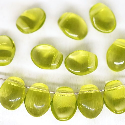 30pcs cristal olive vert olivine pétale de fleur de perles de de de verre tchèque 6mm x 8mm sku-252798