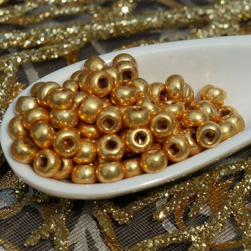 20g d'or métallique ronde verre tchèque perles de rocaille preciosa de entretoise 6/0 4mm sku-260639