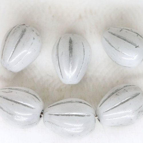 8pcs opaque blanc opale patine argentée laver à rayures en forme de larme de fruits tchèque perles d sku-249271